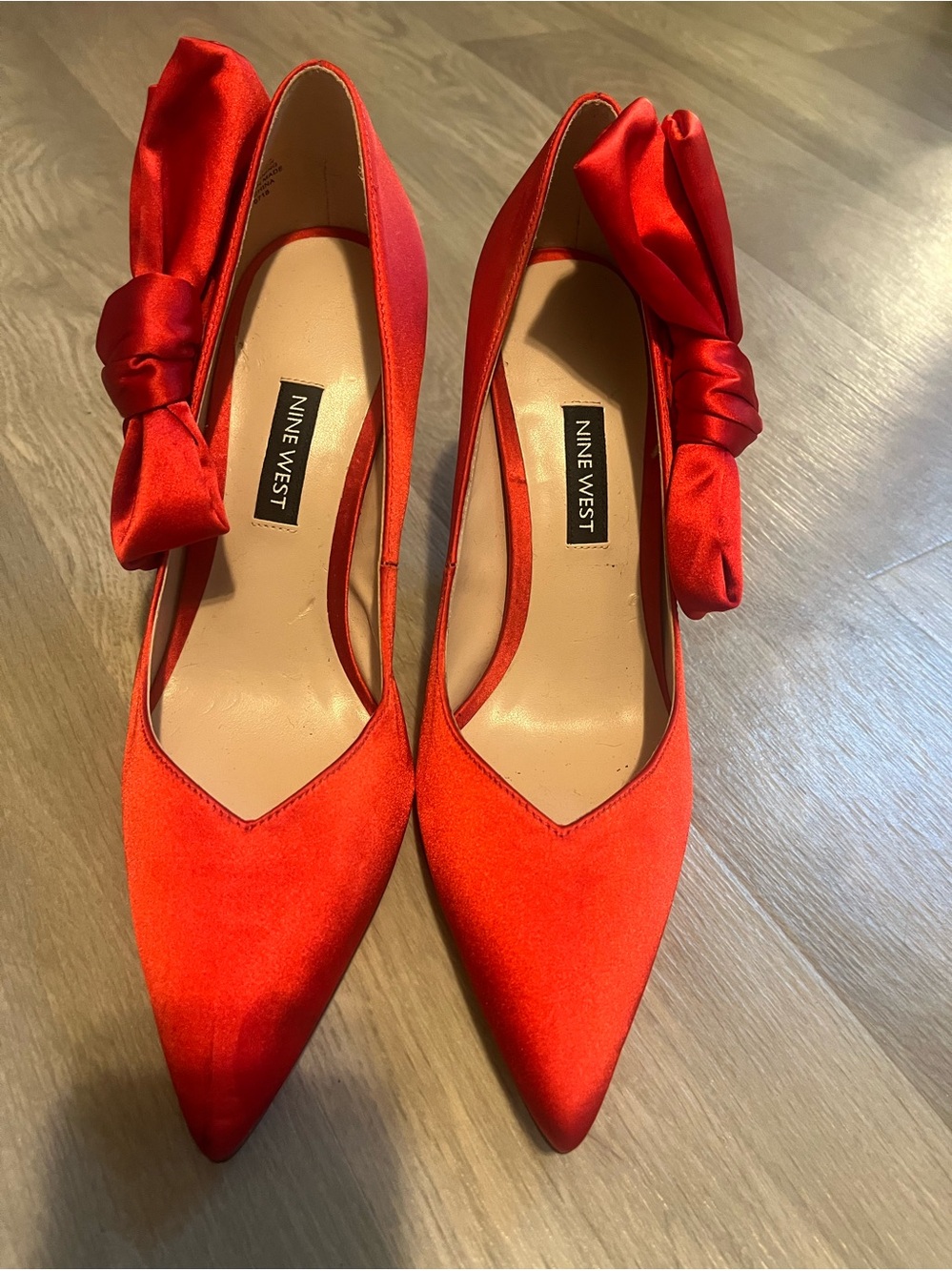 Nine West Red Pointed-Toe Bow Pumps Sexy Elegance